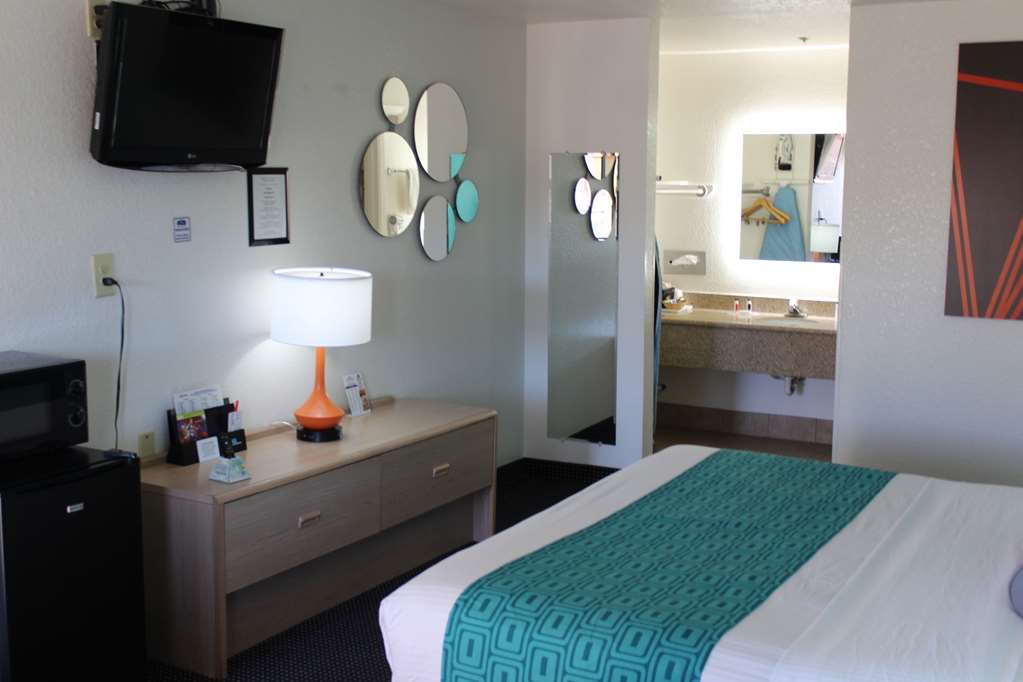 Howard Johnson by Wyndham Holbrook - photo 10