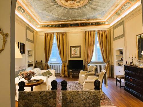 Lusso e Charme — 4-Star Luxury Hotel in Florence, Italy