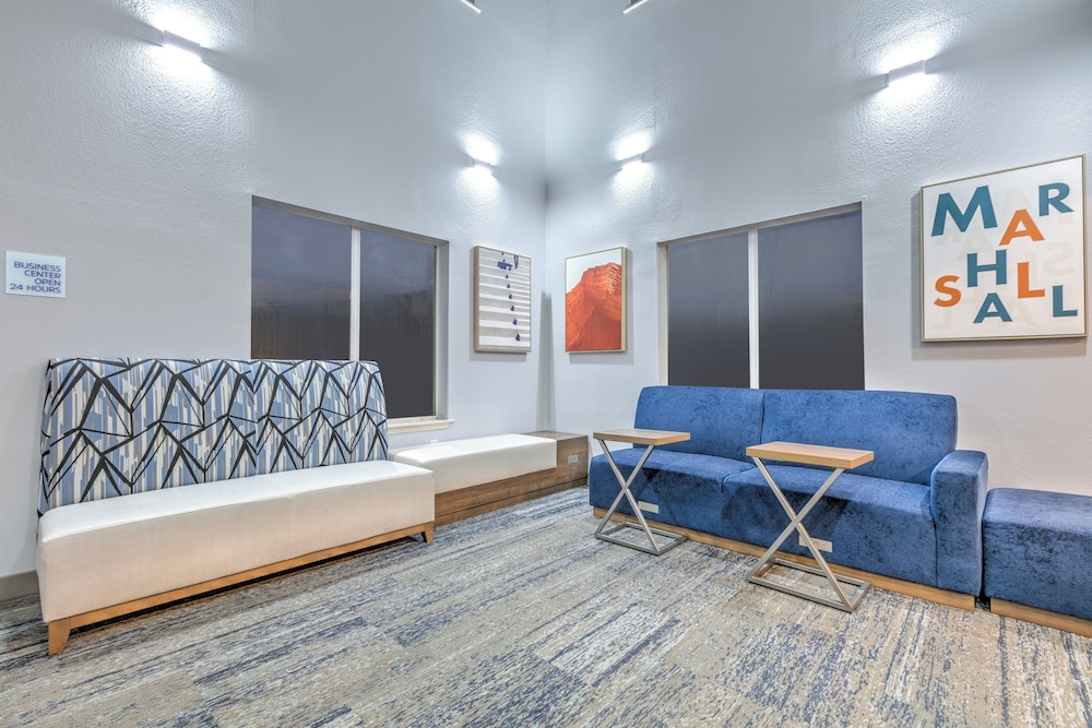 Holiday Inn Express & Suites Marshall by IHG - photo 46