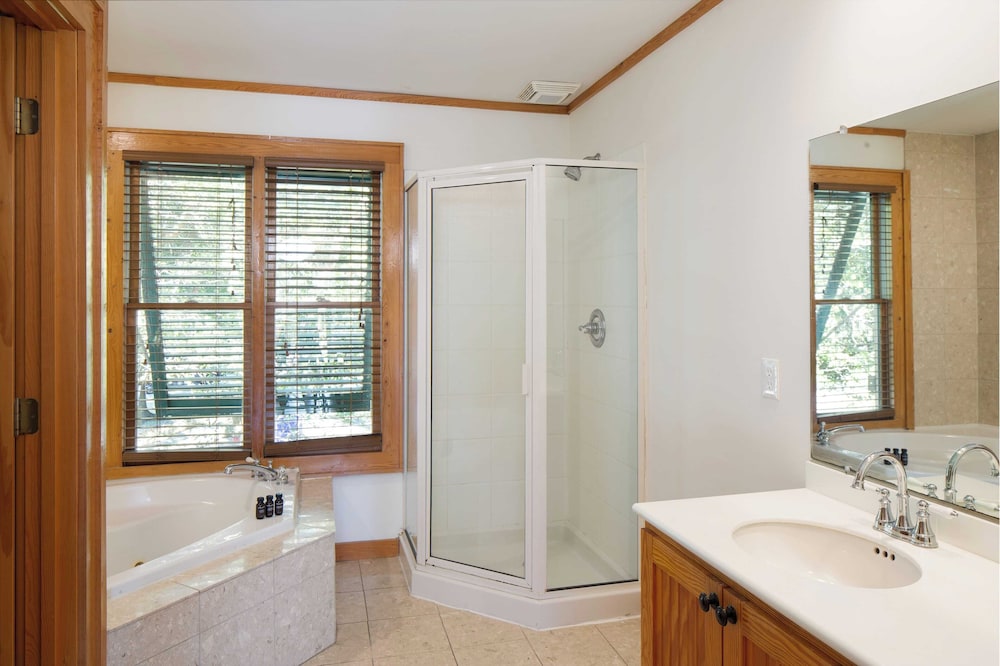Raven by Avantstay Entertainers Dream w Pool Hot Tub Game Room 9 Brs - photo 36