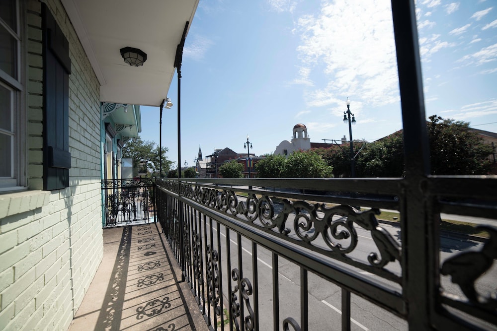 French Quarter Suites Hotel - photo 43