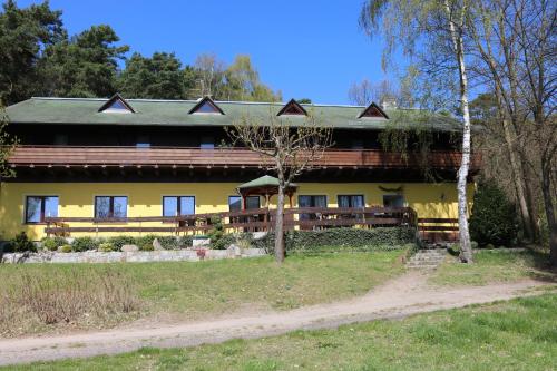Hotel Und Restaurant Karpfenschanke — Schenkendoebern