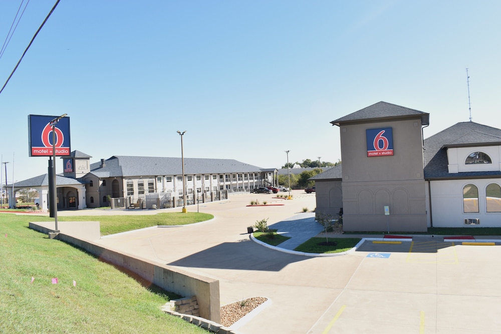Motel 6 Brenham TX - photo 33