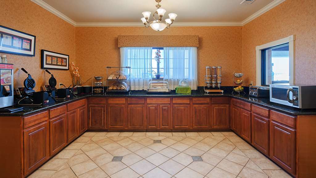 Best Western Henrietta Inn & Suites - photo 16
