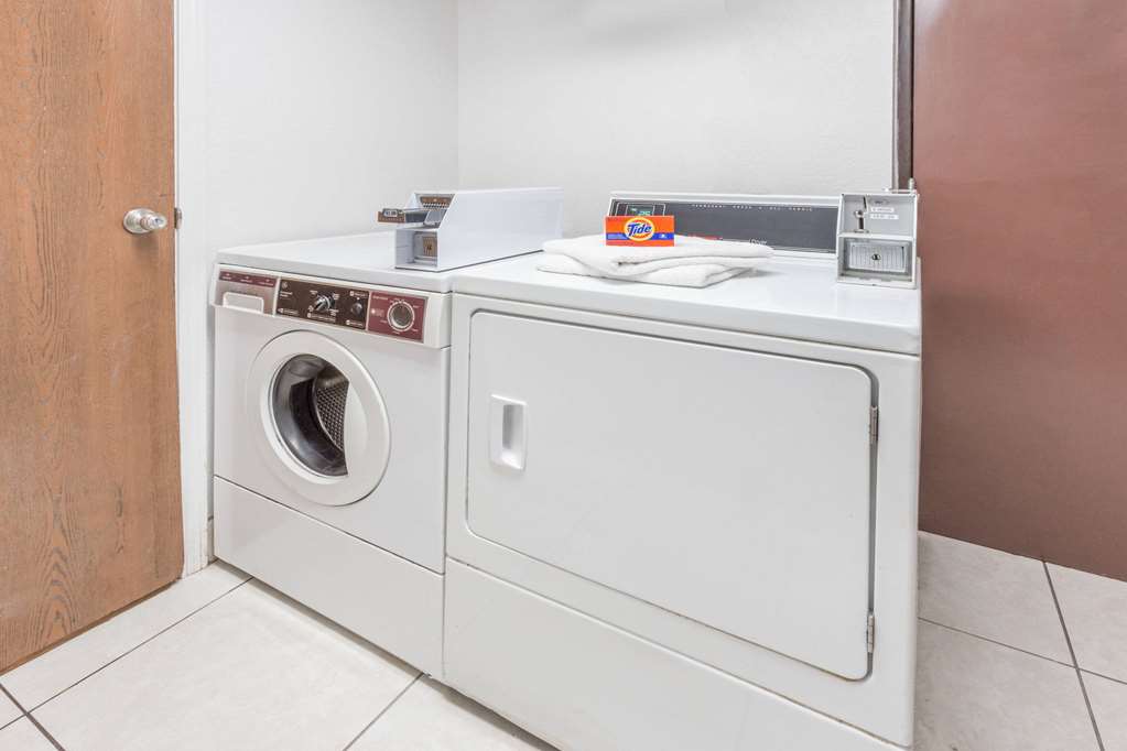 Super 8 by Wyndham Kenosha Pleasant Prairie - photo 21