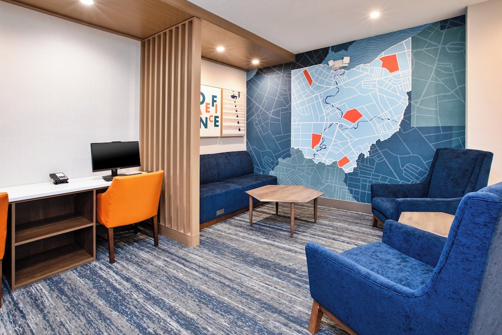 Holiday Inn Express Hotel & Suites Defiance by IHG - photo 27