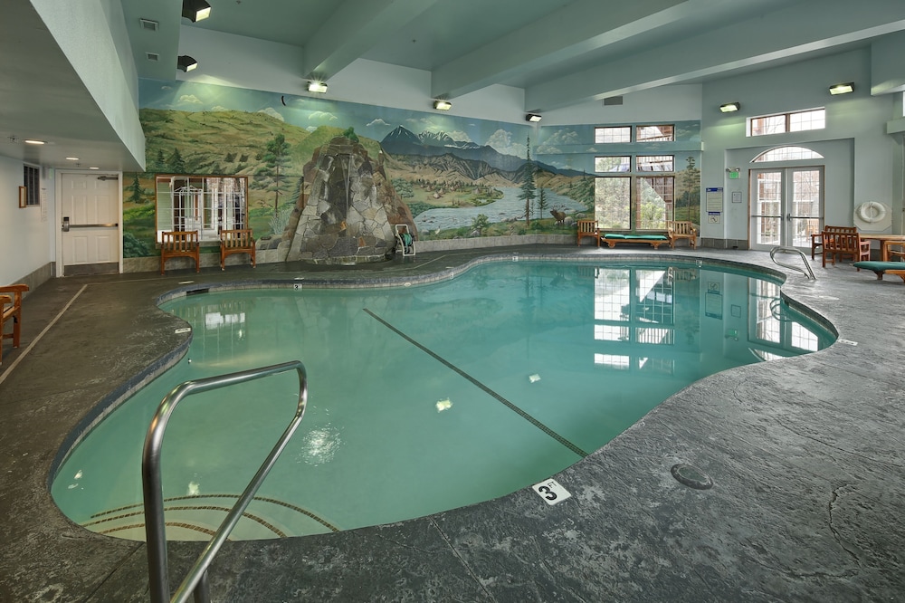Lakeside Lodge And Suites - photo 15