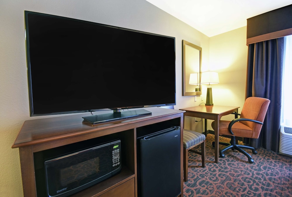 Hampton Inn Beloit - photo 9