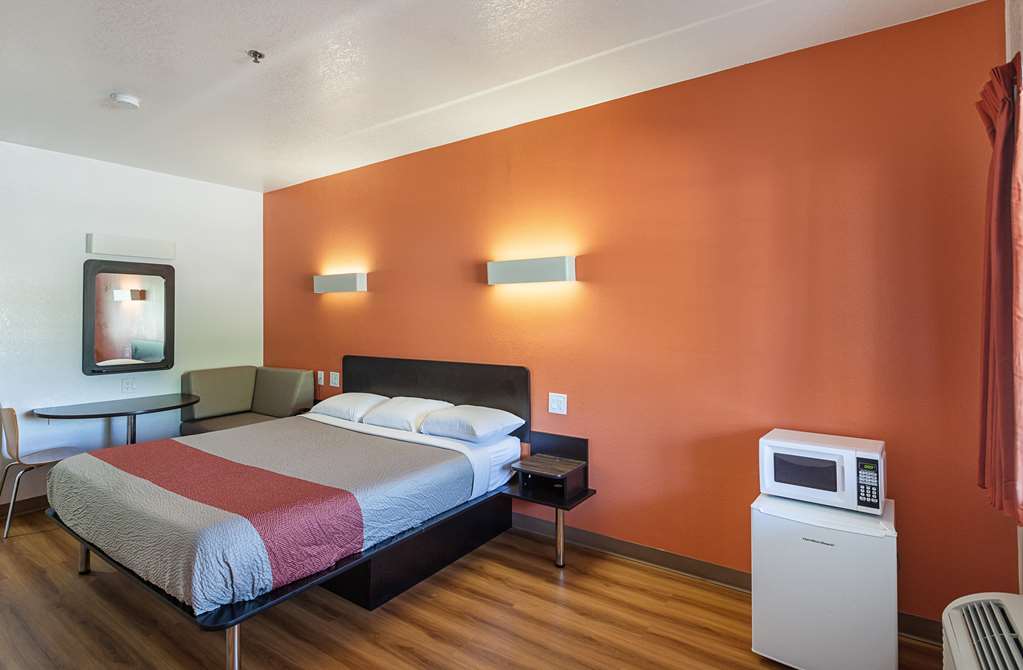 Motel 6 Bedford TX Fort Worth - photo 11