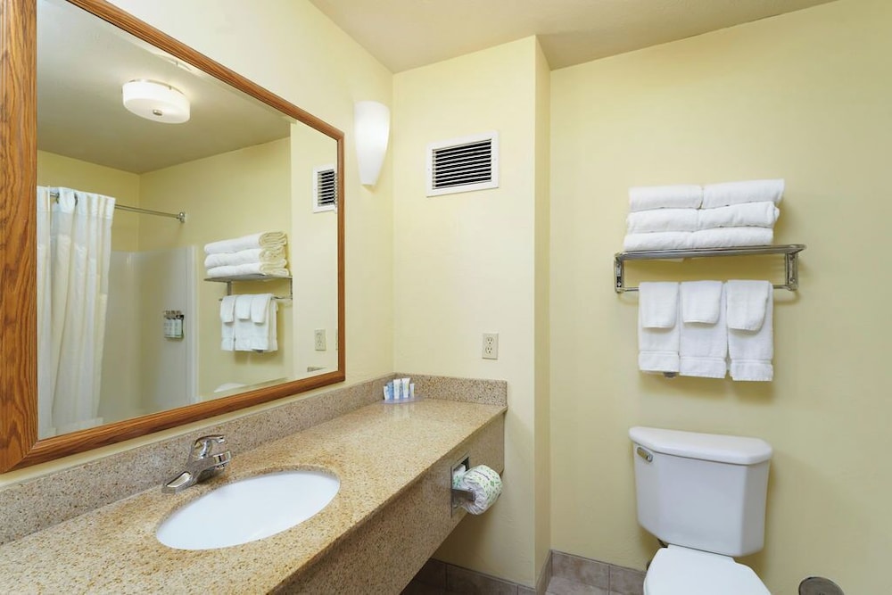 Triple Play Resort Hotel & Suites - photo 30