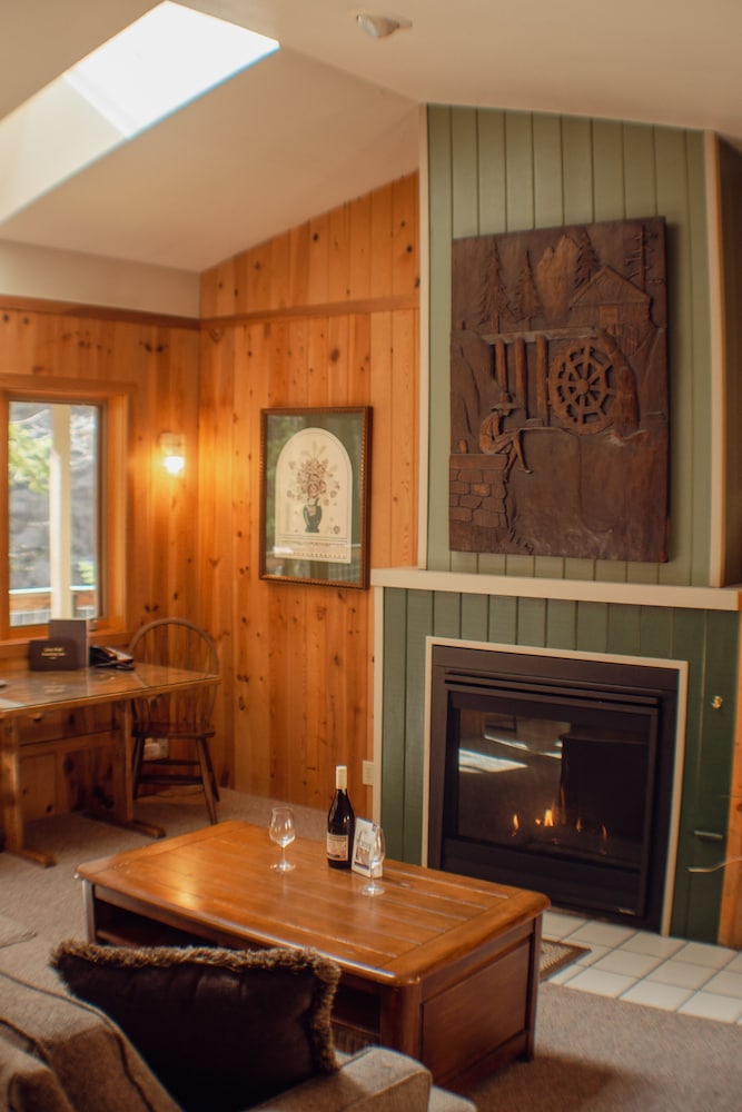 Steamboat Inn - photo 49