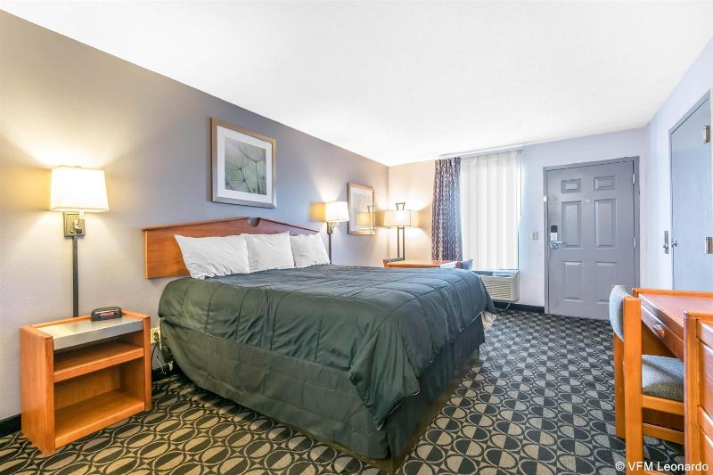 Studio 6 Suites Louisville KY Airport Expo Center - photo 18