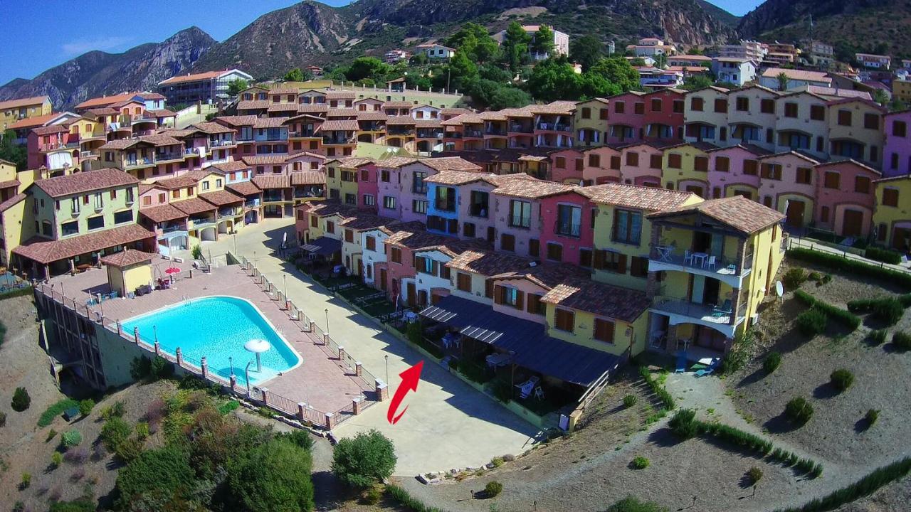 Villetta Bordo Piscina Vista Mare Wi Fi Gratis in Iglesias, Italy