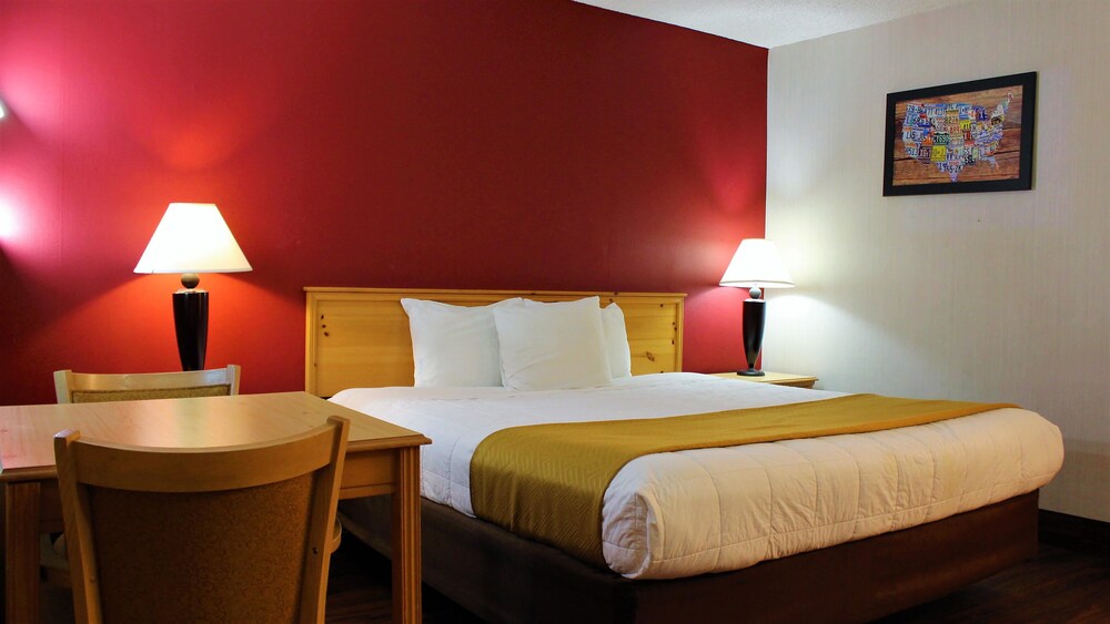 Econo Lodge Inn and Suites Central - photo 5