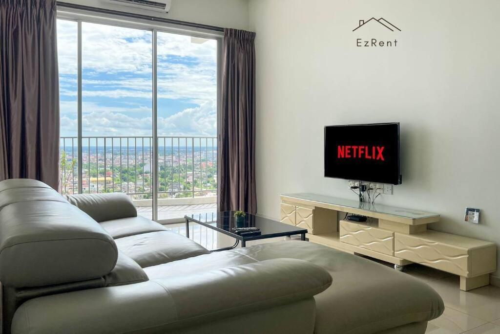 Comfy Family 3BR Condo in Taiping with Pool & Free WiFi Netflix — 4-Star Luxury Hotel in Taiping, Malaysia
