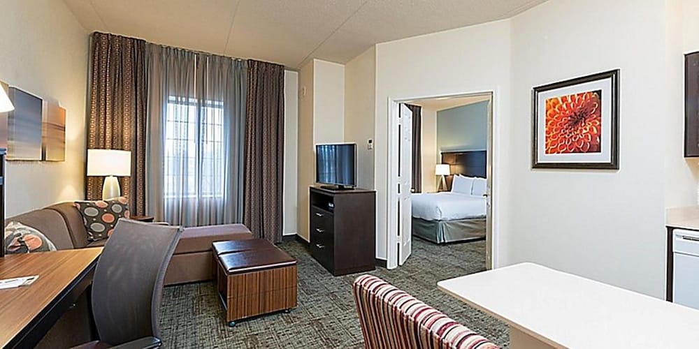 Staybridge Suites Lincolnshire by IHG - photo 16