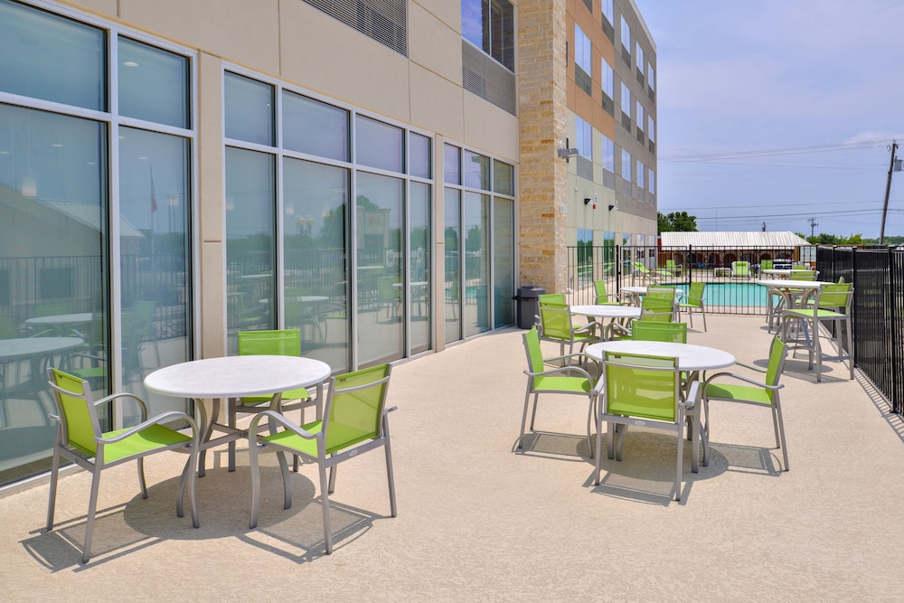 Holiday Inn Express Early by IHG - photo 27