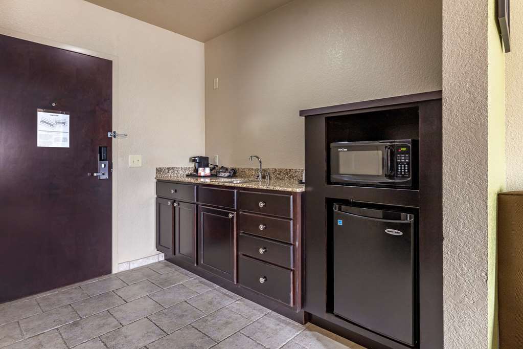 Comfort Inn Bentonville Crystal Bridges - photo 8