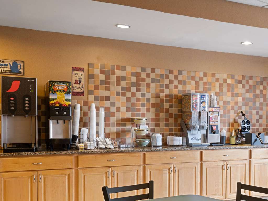 Baymont by Wyndham Indianapolis East - photo 31