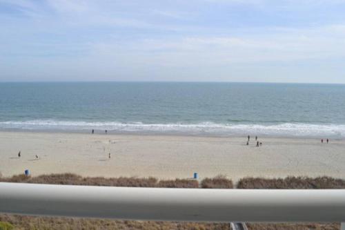 Camelot By the Sea Unit 601 3 Bedroom 2 Bath Direct Ocean Front Park on Same Level as Condo — 4-Star Luxury Hotel in Myrtle Beach, United States