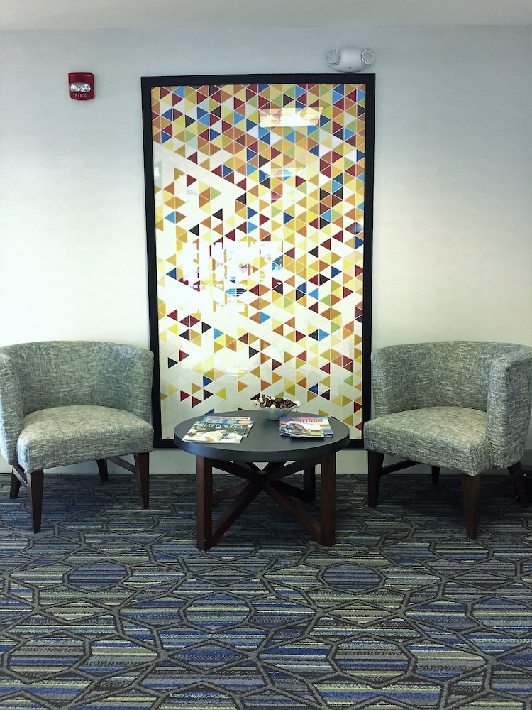 Holiday Inn Express Hotel & Suites Chattanooga Hixson by IHG - photo 4