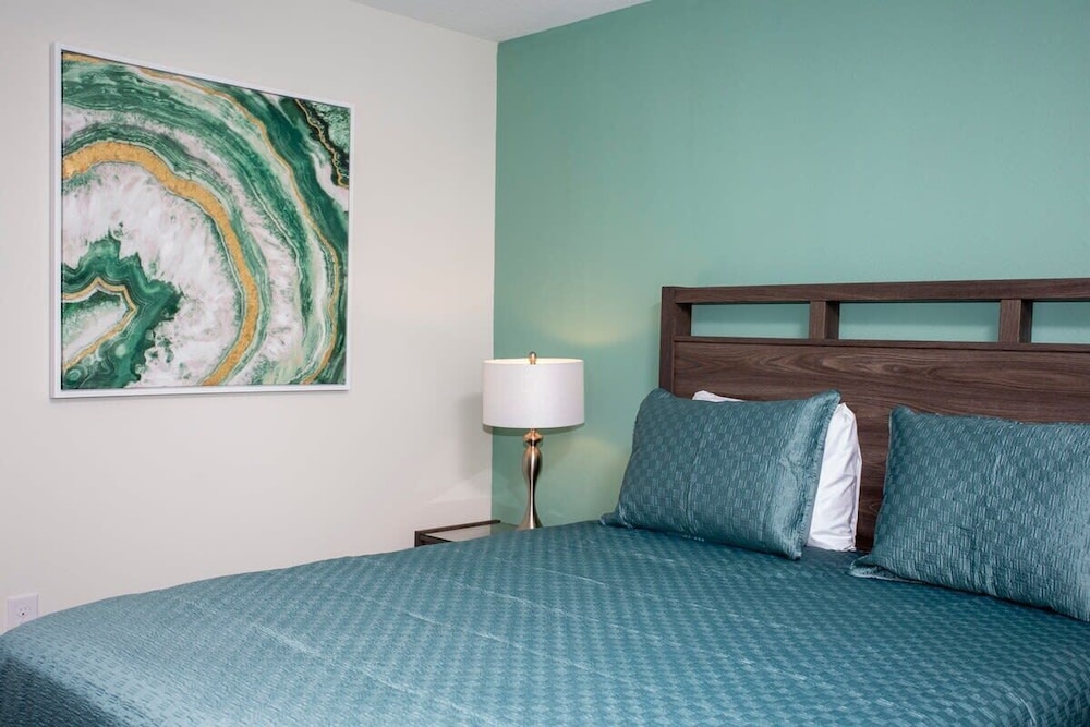 Fantastic Eight Bedrooms SF w Screened Pool at Storey Lake Resort 2887 - photo 13