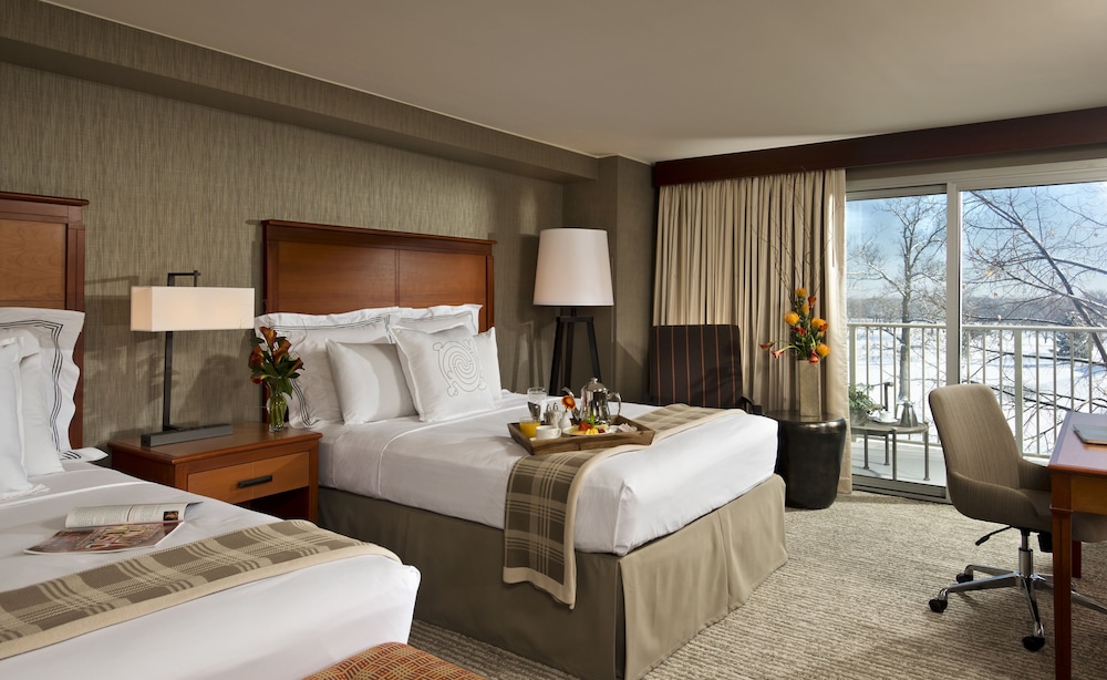 Eaglewood Resort and Spa - photo 8
