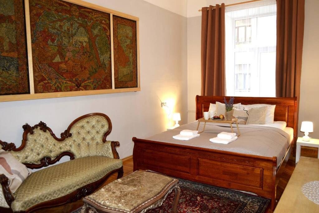 Unique Spacious Classic Three bedroom Midtown Apartment BILLIARD room — 4-Star Luxury Hotel in Riga, Latvia