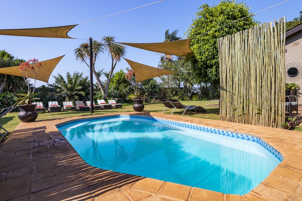 Ama Zulu Guesthouse and Safaris — 4-Star Luxury Hotel in Hluhluwe, South Africa