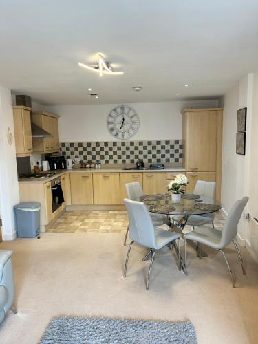 City Centre apartment. — 4-Star Luxury Hotel in Wrexham, United Kingdom