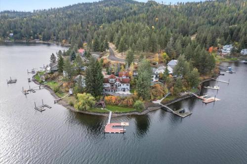 Cda Lake Escape - carbon neutral hotel in Unknown City