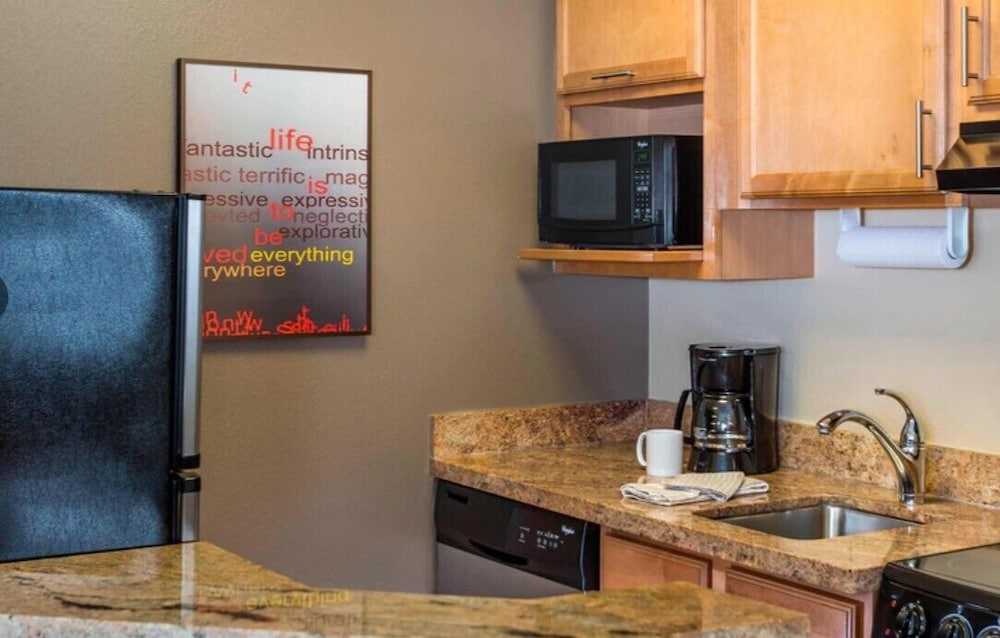 TownePlace Suites By Marriott Phoenix North - photo 14