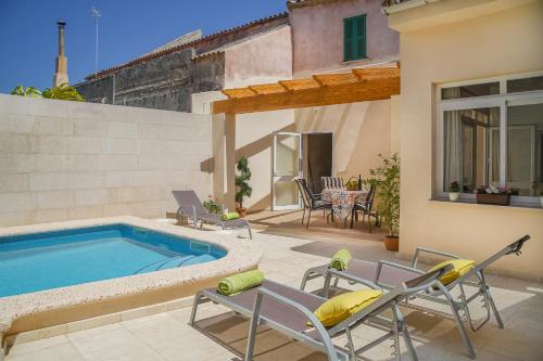 Casa de Vacaciones Ribot — 4-Star Luxury Hotel in Ariany, Spain