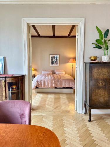 Authenic Art Nouveau Apartment in the city center — 4-Star Luxury Hotel in Alesund, Norway