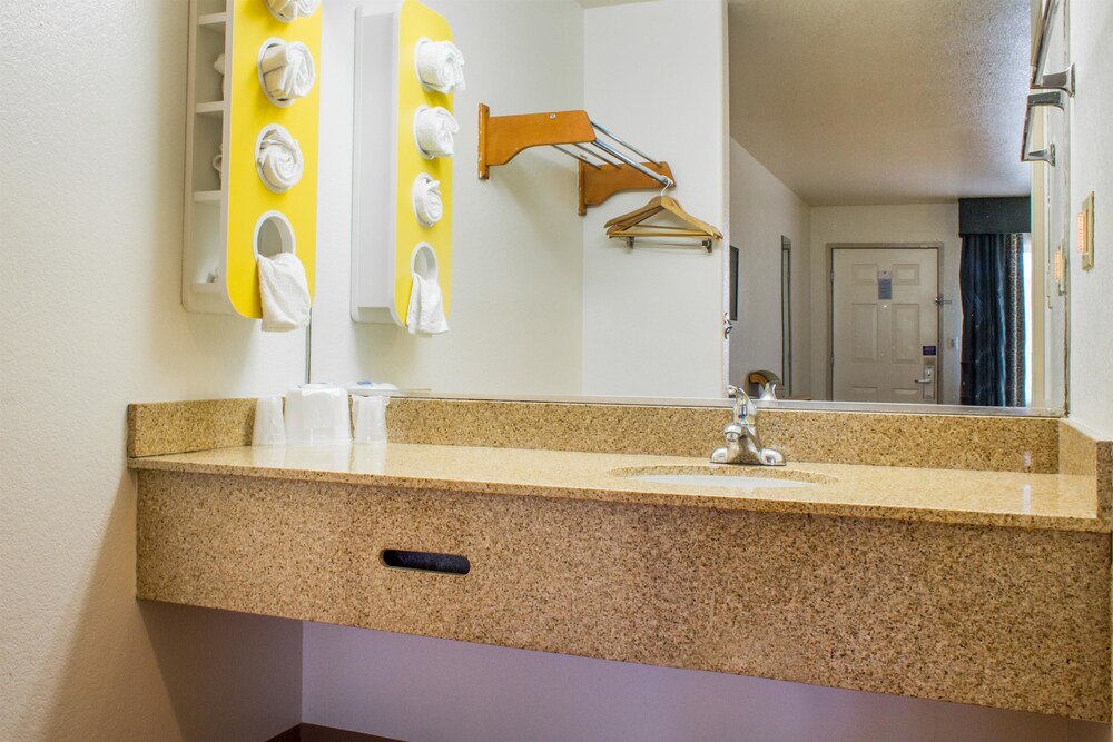 Apache Inn - photo 27