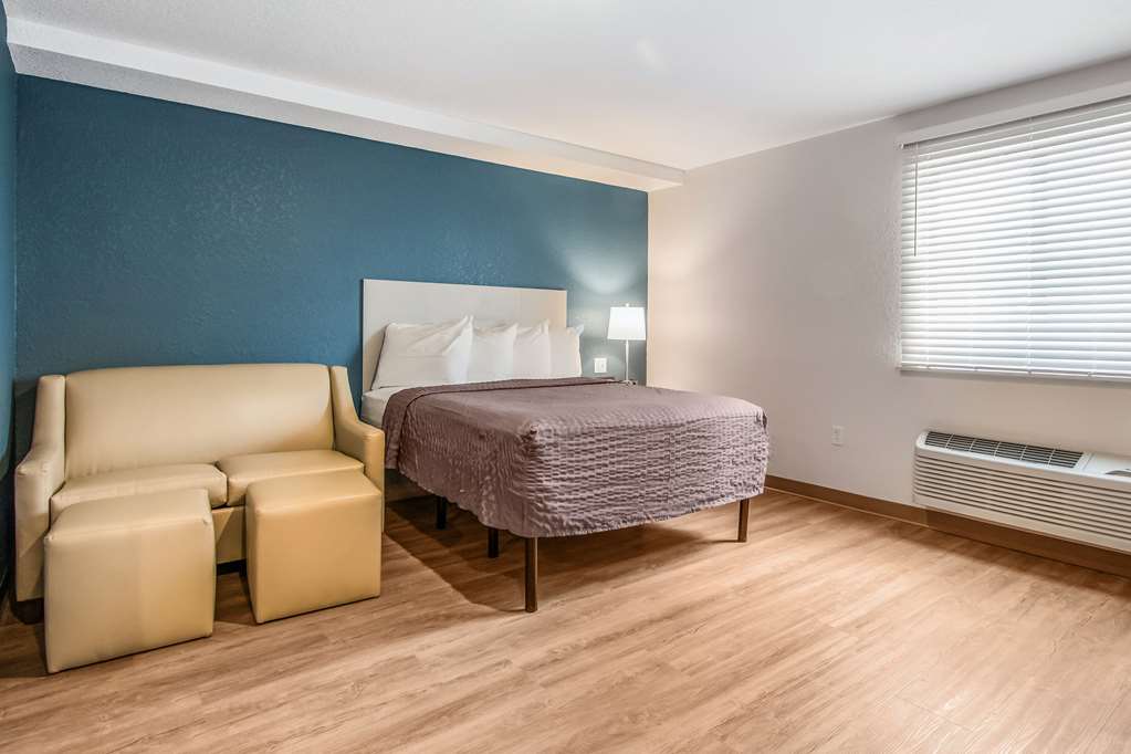WoodSpring Suites Doral Miami Airport - photo 20