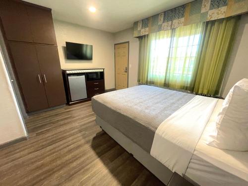 Sequoia Motel - photo 9