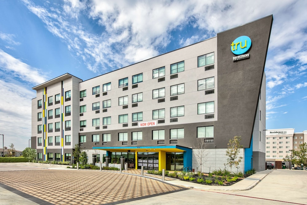 Tru by Hilton San Antonio at the Rim - featured photo