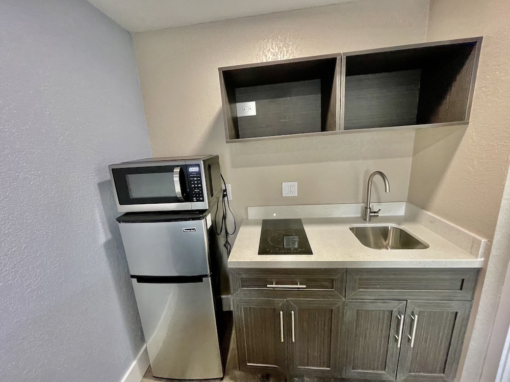 Super 8 by Wyndham Kissimmee Orlando - photo 28