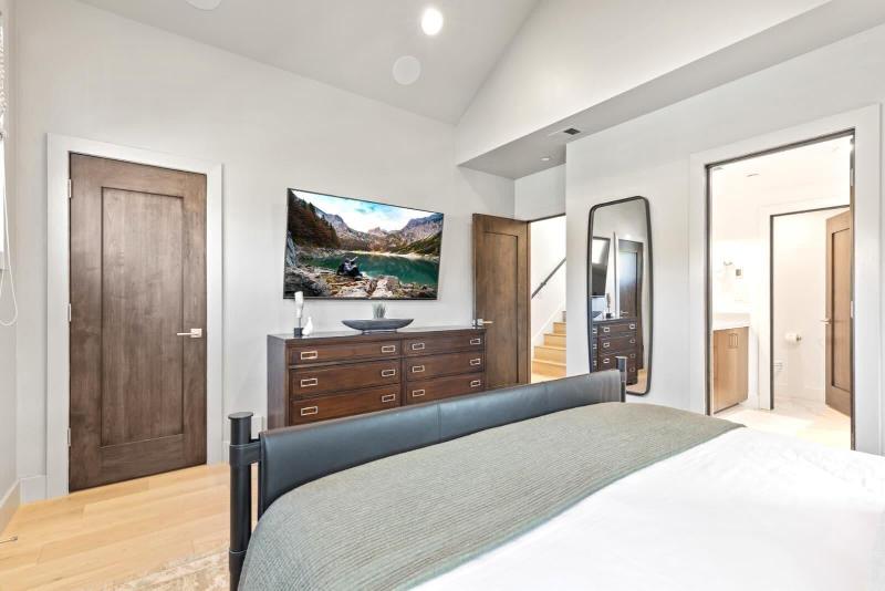 KBM Resorts 4BR with two main suites walk to Town Lift and Park City Mountain Resort PEA 1009 - photo 28