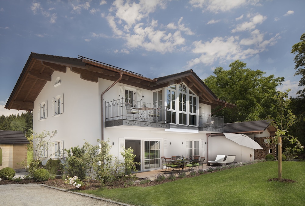 Ferienwohnung Chiemsee — 4-Star Luxury Hotel in Eggstatt, Germany