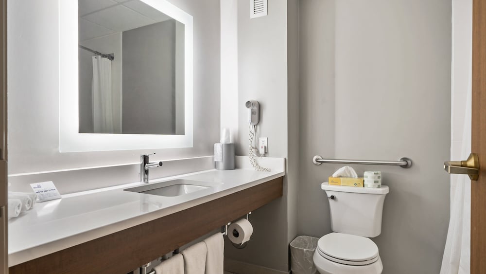 Holiday Inn Express Hotel & Suites Bad Axe by IHG - photo 34