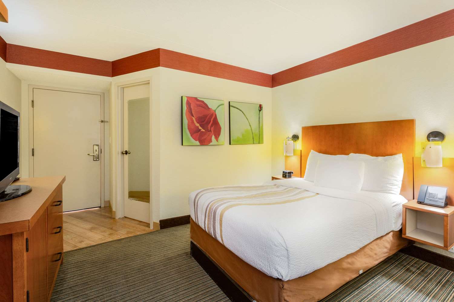 Spark by Hilton Charlotte Airport North - photo 9