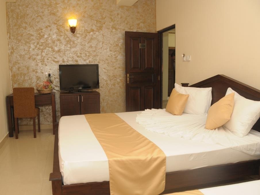 Sunhill Hotel Katunayaka - last minute hotel in Negombo
