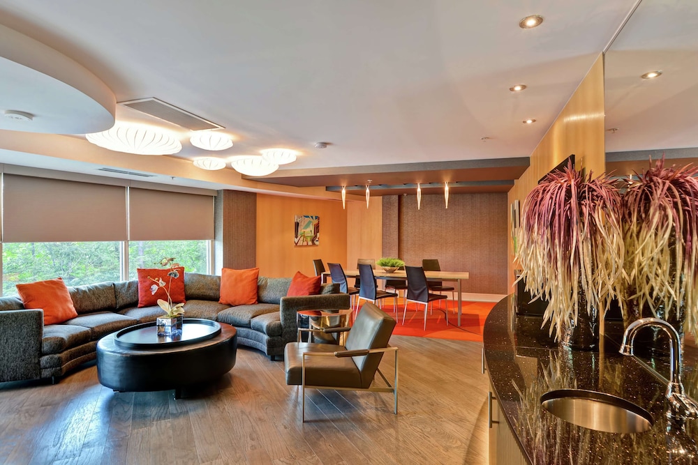 Hampton Inn & Suites Raleigh Crabtree Valley - photo 31