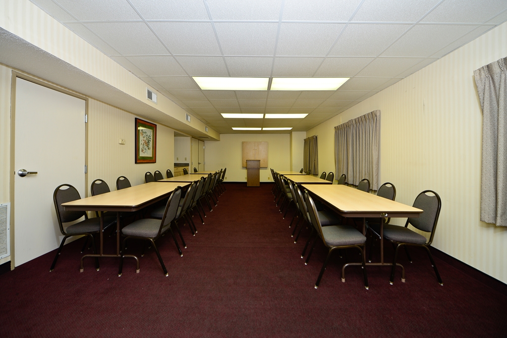 Americas Best Value Inn & Suites Jackson TN - photo 15