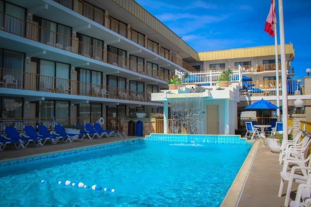 Roman Holiday Motel - photo 39