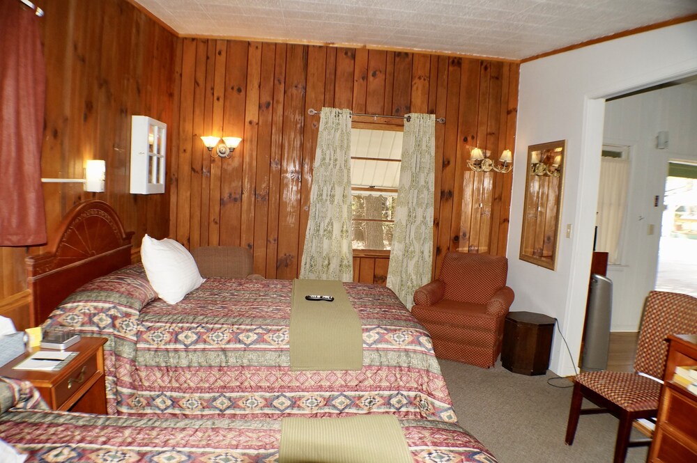 CedarWood Inn - photo 85