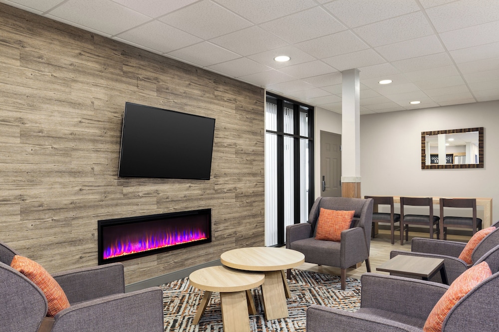 Candlewood Suites Tuscaloosa by IHG - photo 86