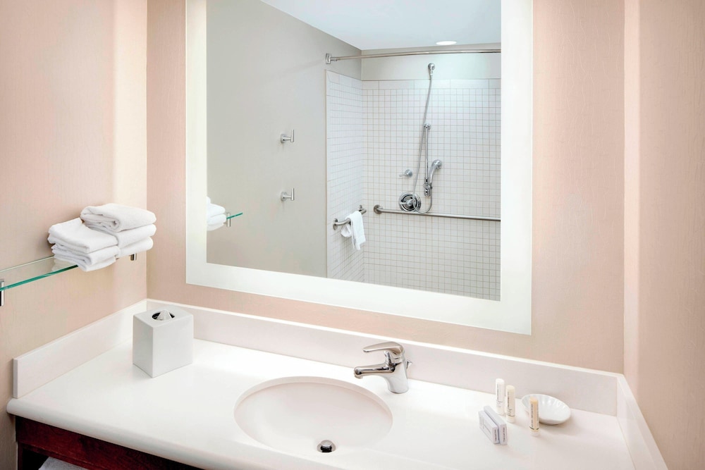 SpringHill Suites by Marriott Indianapolis Downtown - photo 13